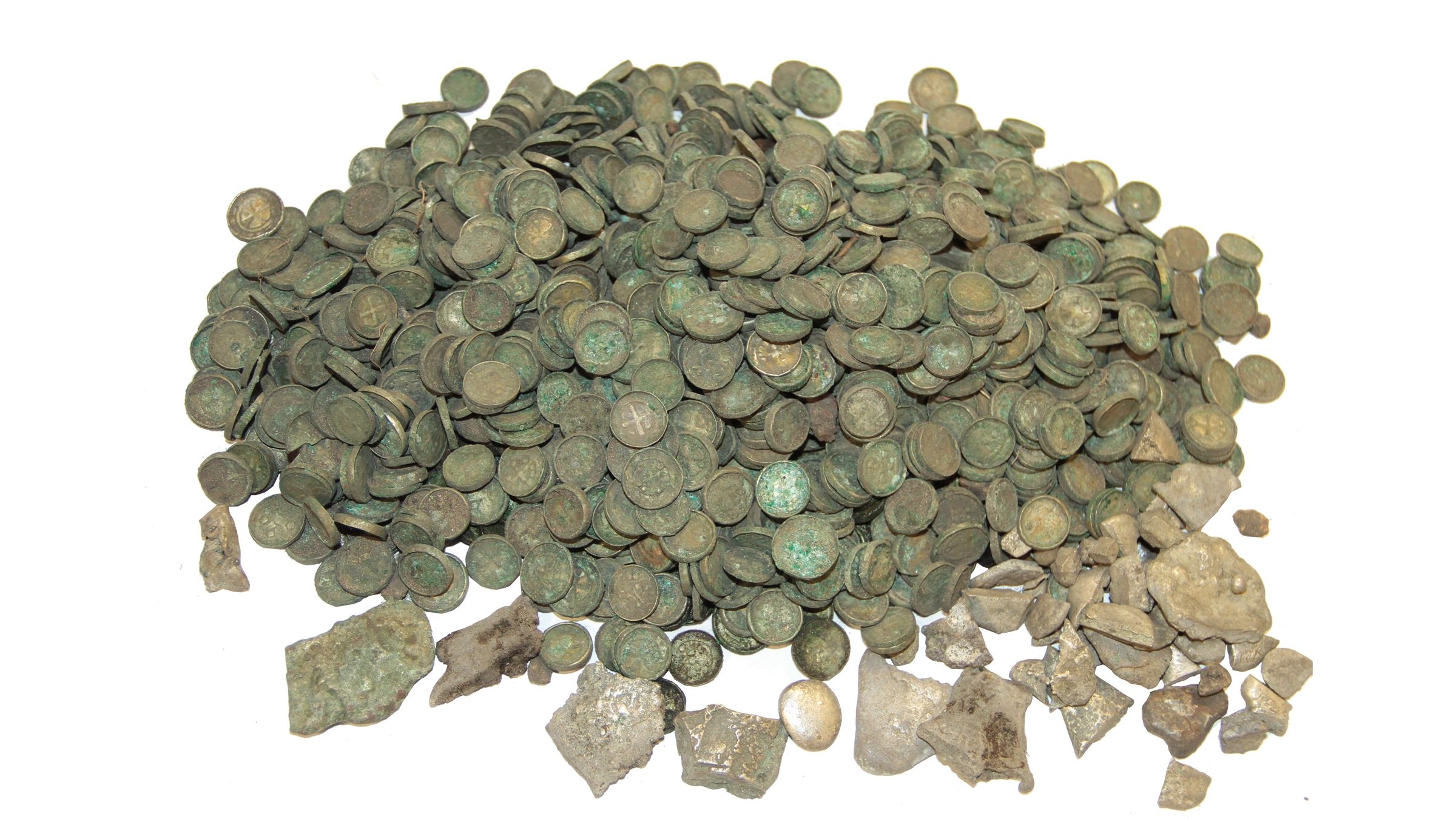 6 500 Medieval Coins And Rare Gold Rings Unearthed In Polish Cornfield Live Science