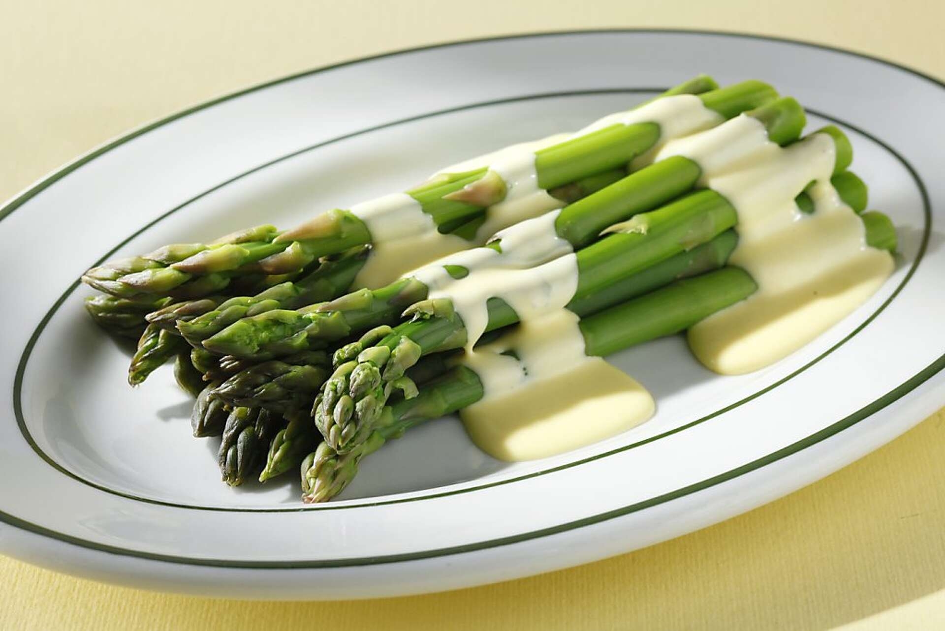 A Guide To Mastering Hollandaise Mayonnaise