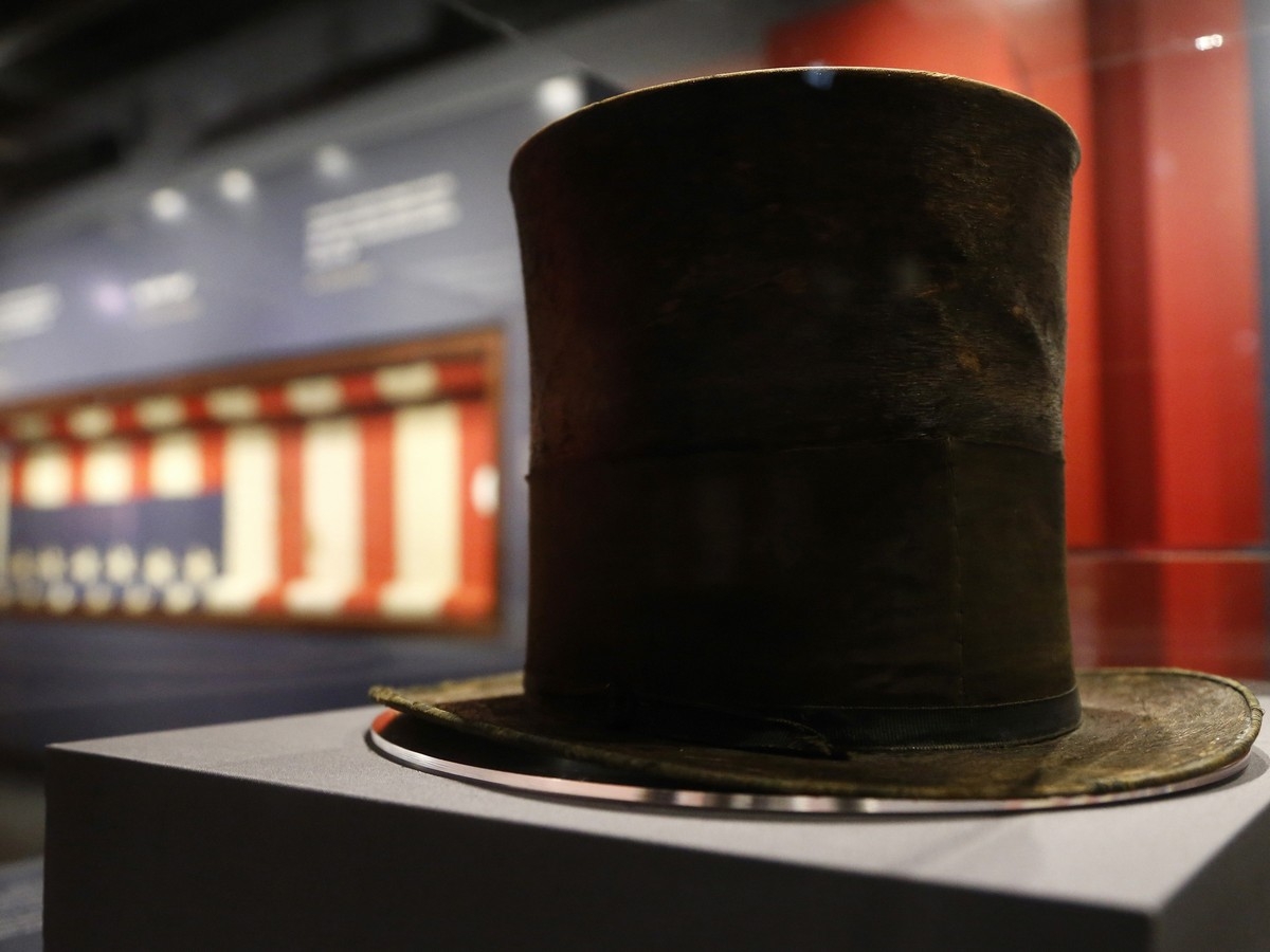 An Abraham Lincoln Museum Pays 6 Million For A Hat The Atlantic