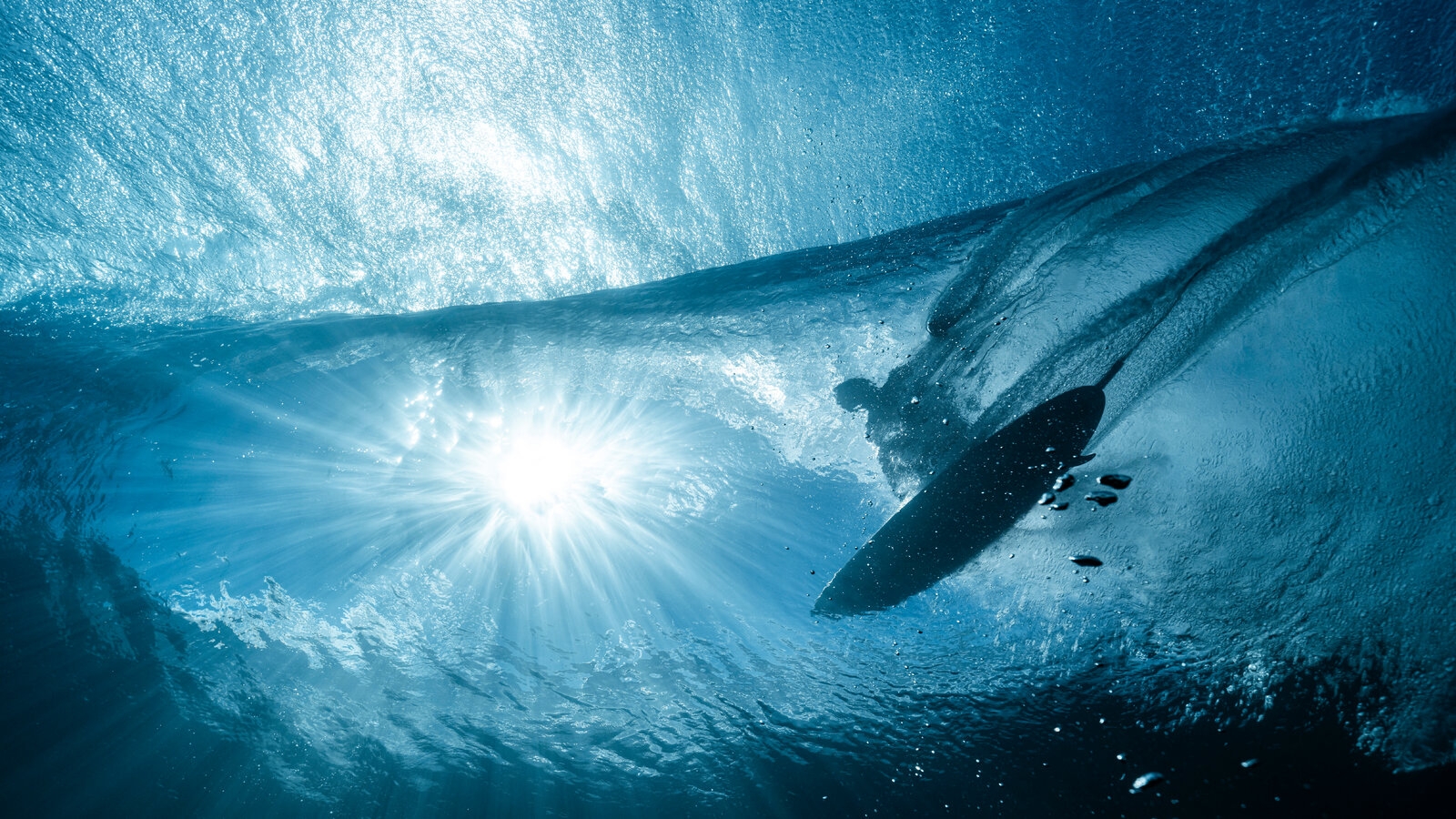How A Photographer Takes Images Of Surfing In Teahupo o Tahiti The New York Times
