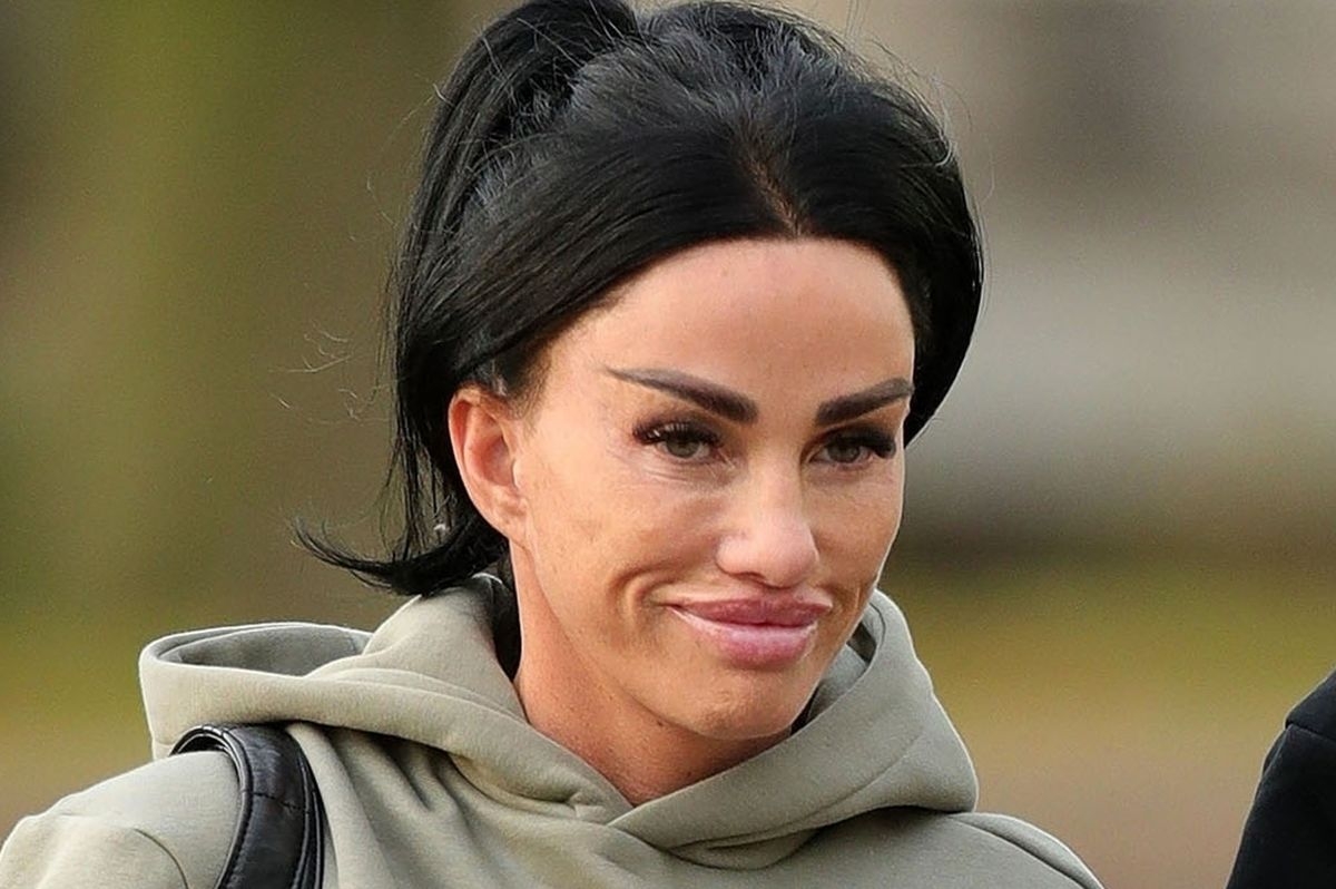 Katie Price Shows Off Results Of Her 10k On Facelift As She Steps Out With JJ Slater The Mirror Katie Price Shows Off Results Of Her 10k On Facelift As She Steps Out With JJ Slater The Mirror