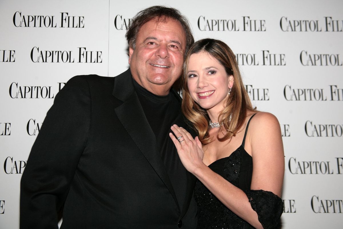 Mira Sorvino Hails Paul Sorvino As most Wonderful Father Following His Death The Mirror