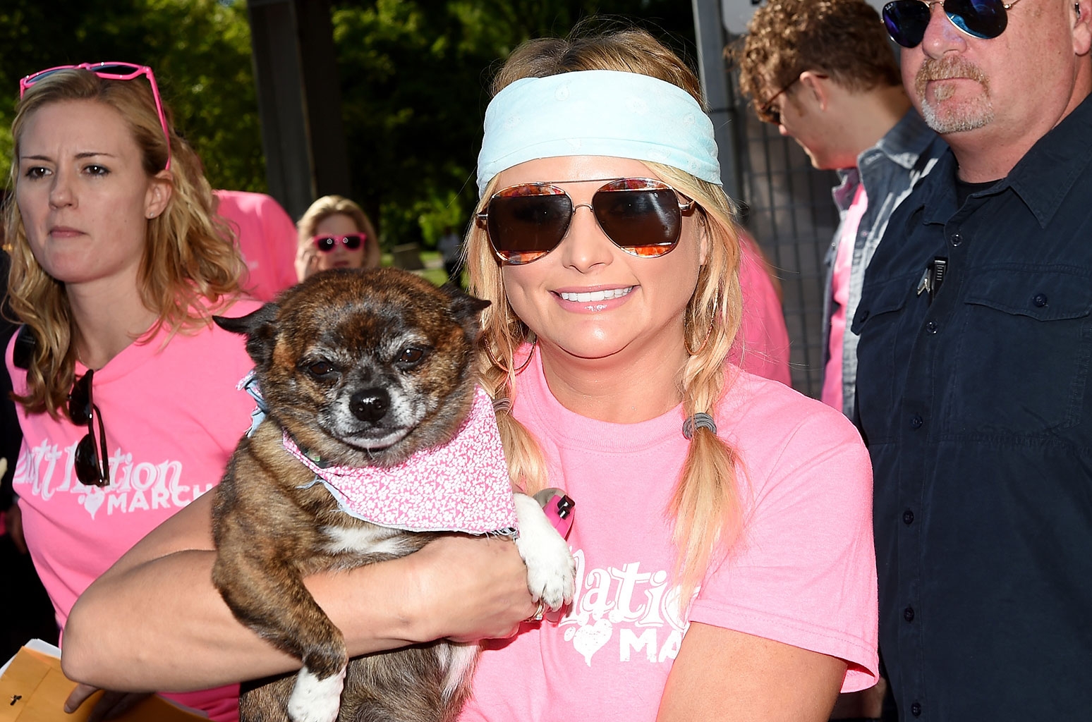 Miranda Lambert s MuttNation Gifts 20K To Animal Shelters