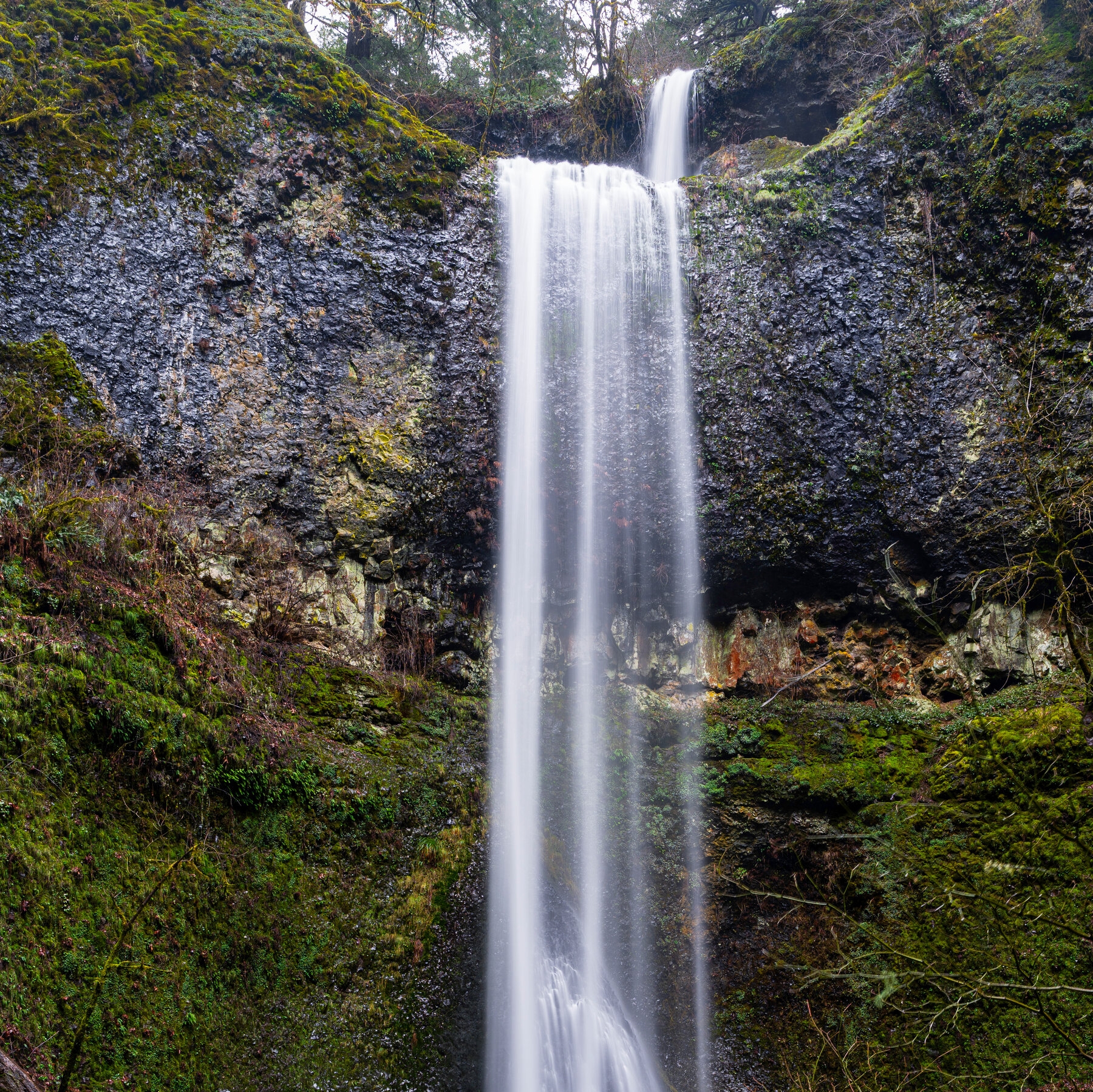 Oregon s Famed Waterfalls Are Supercharged By Recent Rains The New York Times