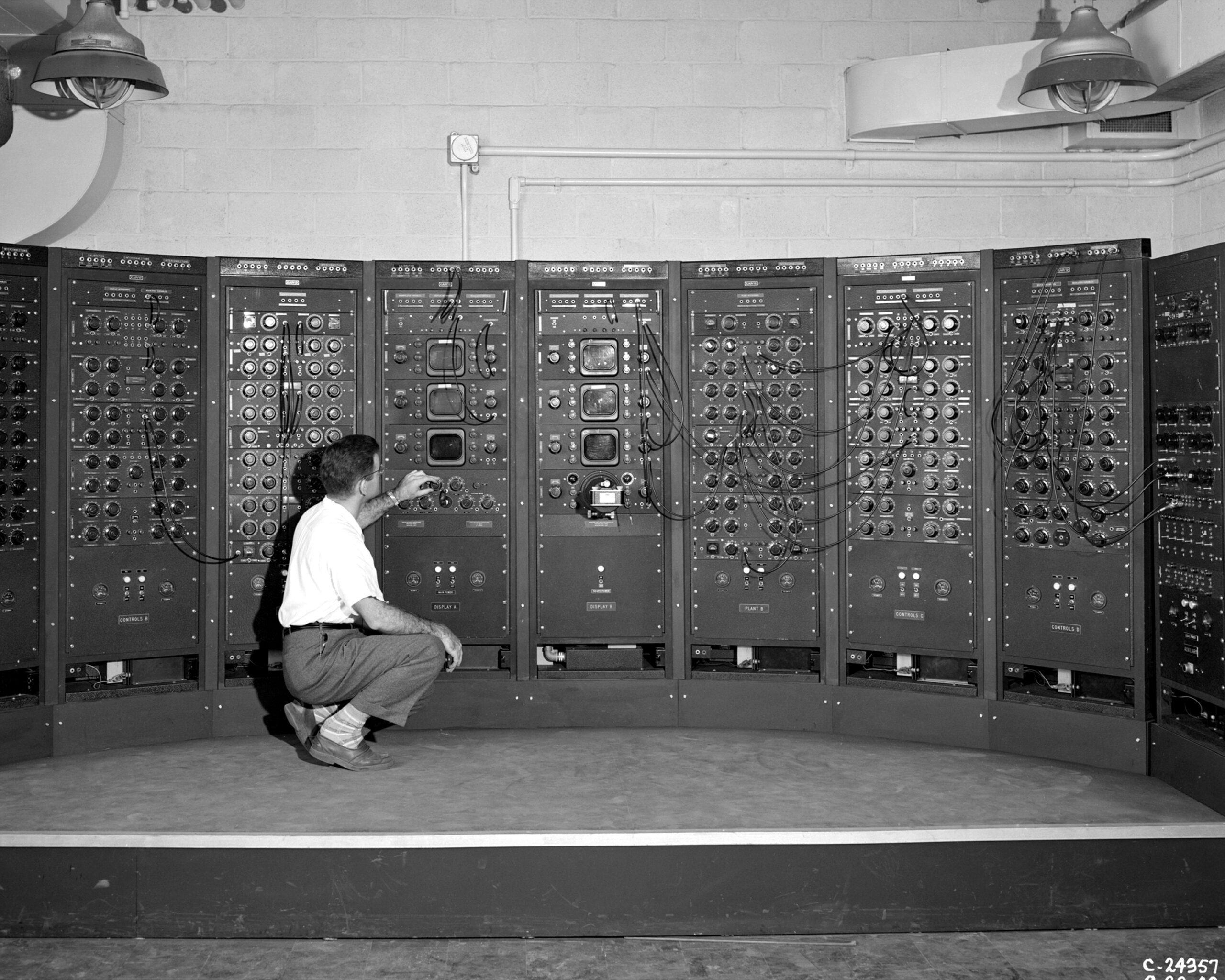 Picture Of The Day An Early Computer From NASA The Atlantic Picture Of The Day An Early Computer From NASA The Atlantic