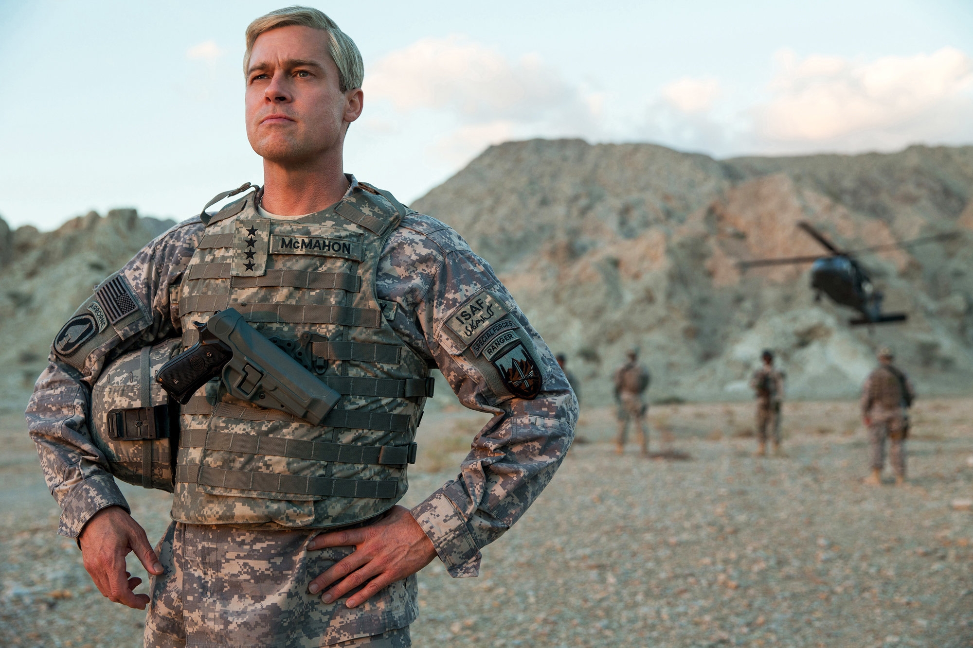 Review War Machine Brad Pitt Has Met The Enemy He Just Doesn t Know It Yet The New York Times