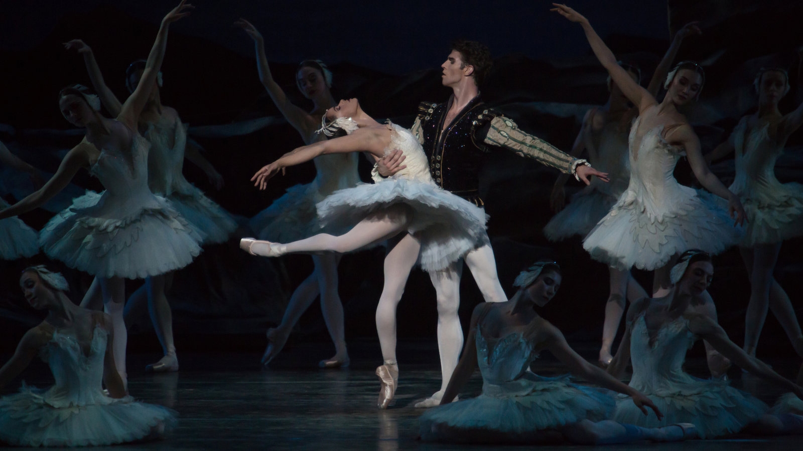 Swan Lake And Its 32 Fouett s The New York Times