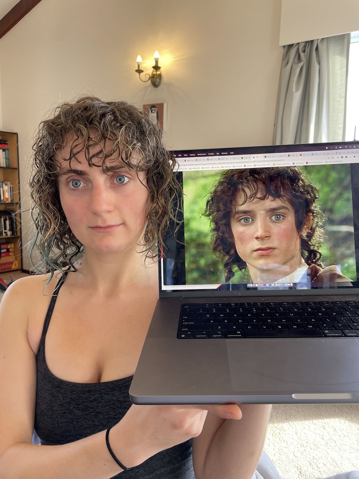 Woman Asks Hairdresser For A Fringe And Comes Out Looking Like Frodo Baggins The Mirror